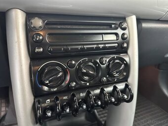 Mini Cooper One R50 1.6 85kW Najeto 105tis Klima ALU kola - 19