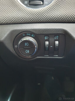 Chevrolet Cruze 1,6 91kw 2012 ČR serviska 151 900 km - 19