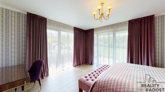 Prodej rodinného domu 6+kk, 543 m² s garáží, saunou a zahrad - 19