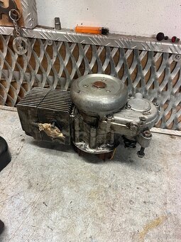 Motor babetta 207 + díly - 19