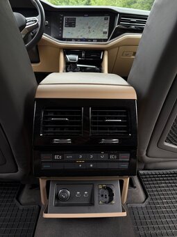 VW Touareg 3.0 TDI V6 210 kW výbava Atmosphere | Záruka - 19