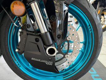 CFMOTO 675 SR-R - šedá, bílá skladem AKCE HELMA - 19
