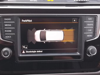 VW Touran 1,2 TSI, r.v. 02/2016, 7 míst, pravidelný servis - 19