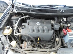Nissan Qashqai 2.0  benzín 4X4 - 19