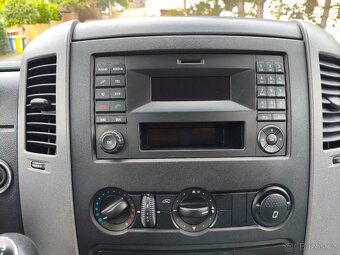 Volkswagen Crafter 2.0 TDI 80Kw valník 7 míst r.v.2016 - 19