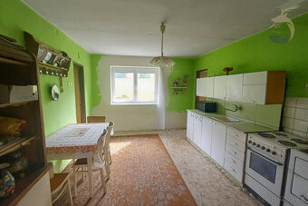 Rodinný dům + 2000 m² stavebního pozemku v Drahách u Myslíva - 19