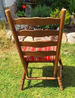 Prodám jídelní stůl, rohová lavice, ratanové dvojkřeslo - 19