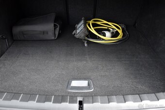 BMW g20 330e INDIVIDUAL,LASER,HUD,ŠÍBR,KŮŽE,VÝHŘEV,ZÁRUKA - 19