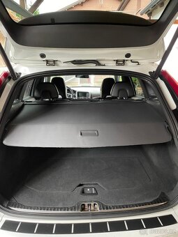 Volvo XC60, 2,4 D5  R-DESING 158kW - 19