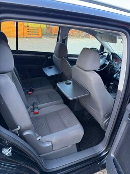 Volkswagen Touran 2.0 TDi FACELIFT MOŽNO NA SPLÁTKY - 19