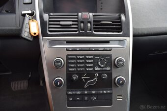 Volvo XC60 D5 2.4D 4X4/TAŽNÉ/AUT/NEJEDE/ - 19