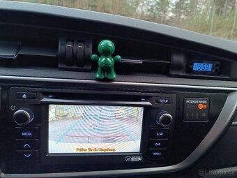 Toyota Auris Hybrid 1.8 rok 2013, Servis jen Toyota - 19