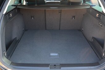VW Passat B8 R-line 2.0TDI,140KW Highline DSG AUTOUVER OD 0% - 19