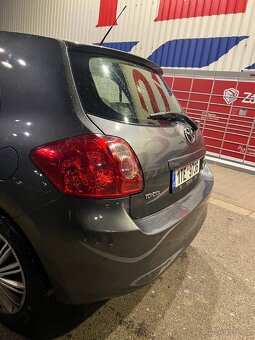Tojota auris 2.0 nafta - 19