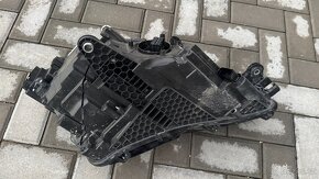 Světlo LED,přední nárazník a Škoda Superb III fl - 19