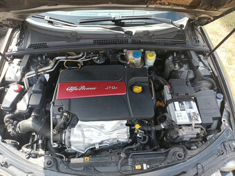 Alfa Romeo 159 2.0 JTDm - 19