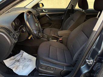 Škoda Octavia II 2.0FSi ČR 1.Maj Sport Navi Xenon - 19
