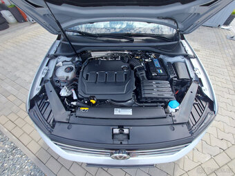 VW Passat 2,0TDI DSG/NAVI/TAŽNÉ/PARK KAMERA - 19