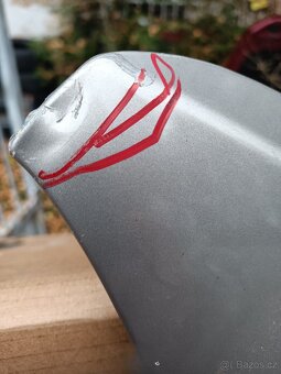 Skoda Octavia 2 - přední kapota - 19