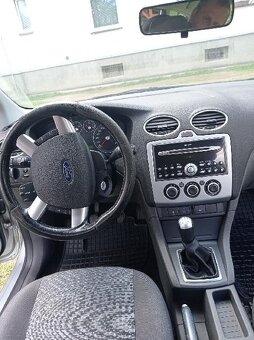 Ford Focus combi, motorizace 1.6, 16V, 74kW - 19