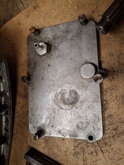 Díly motoru čz 380/981 - 19