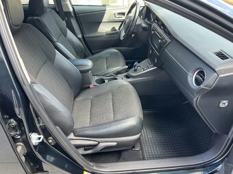 Toyota Auris 1.8 VVT-i HYBRID 1.MAJITEL KAMERA VYHŘ.SEDADLA - 19
