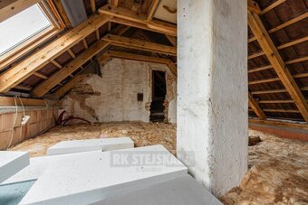 Prodej venkovského stavení s uzavřeným dvorem a rozlehlým po - 19