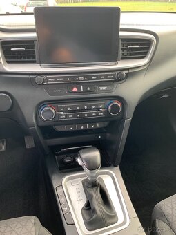 Kia Cee´d SW CD 1,6 CRDi 2019 Automat 1. majitel - 19