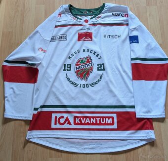 Hokejové dresy a artefakty všeho druhu - 19