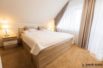 Prodej rodinného domu 4+kk s bazénem (159 m2) a zahradou, ul - 19