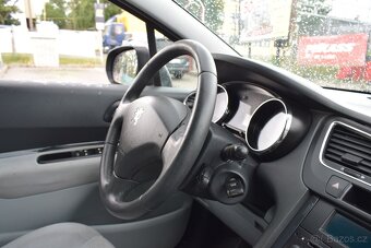 PEUGEOT 5008 1.6i 115KW/MANUÁL/ČR PŮVOD/2X SADY KOL/SERVISKA - 19