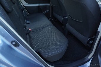 Toyota Yaris 1.3 AUTOMAT - 19
