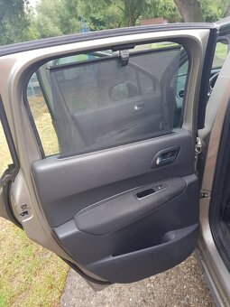 Peugeot 3008 1,6 HDI - 19