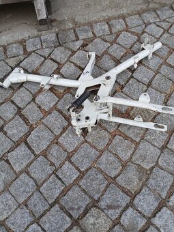 Ruzne prebytky dilu Jawa,Čz - 19