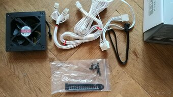 PC- vše DOHODOU hdd, grafická karta, staré ramky - 19