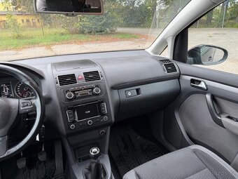 Volkswagen Touran 1.6 TDI 77kw 7 míst - 19