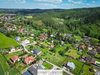Prodej pozemku 1200m2 k výstavbě RD s výhledem na les v oblí - 19