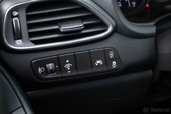 Hyundai i30 Fastback 1.4 T-GDi / SVK / 1.M / AJ NA SPLÁTKY / - 19