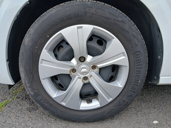Dacia Sandero 1.0Tce jen 30.000 Km nová STK - 19