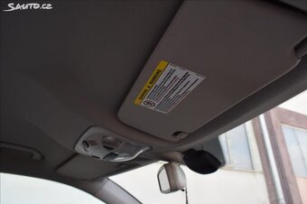 Mercedes-Benz Třídy C 1.8 C 200 KOMPRESOR KUPÉ/2005/ - 19