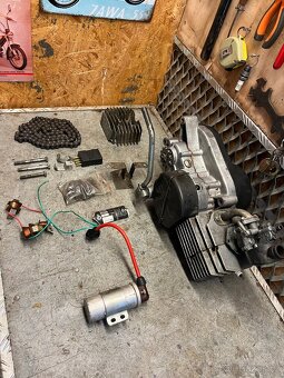 Motor babetta 225 + štítek + díly - 19