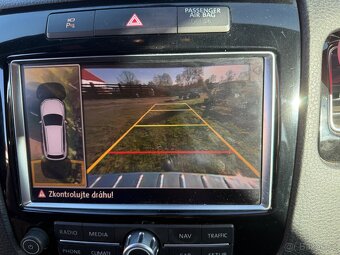VW Touareg 3.0 V6 176kW 2011 rodinný - 19