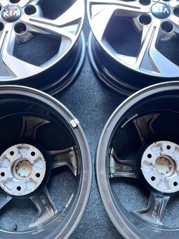 R16 Kia XCeed Originál hliníkové disky - TOP STAV - 19