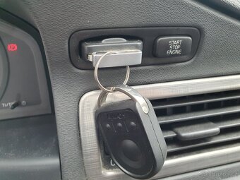 Volvo V70 2.0D 100kW 2009, manuál - 19