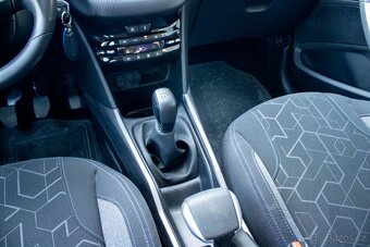 Peugeot 2008 1.2 PureTech Active - 19