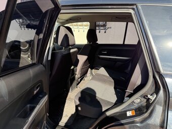 Suzuki Grand Vitara 2.0i Comfort benzín 103kw - 19
