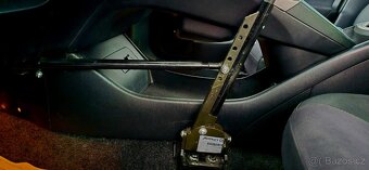 Toyota Prius 1.8 hybrid pohon přestavba invalida naviják ZTP - 19