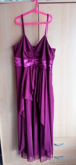 RŮZNÉ ŠATY VÝBĚR V GALERII KUS 50KČ - 19