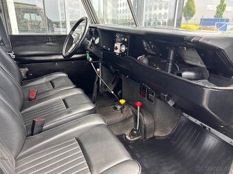 Prodám Land Rover 109 Series III - 19
