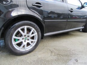 Škoda Octavia Combi RS 1,8 Turbo velmi pěkná - 19